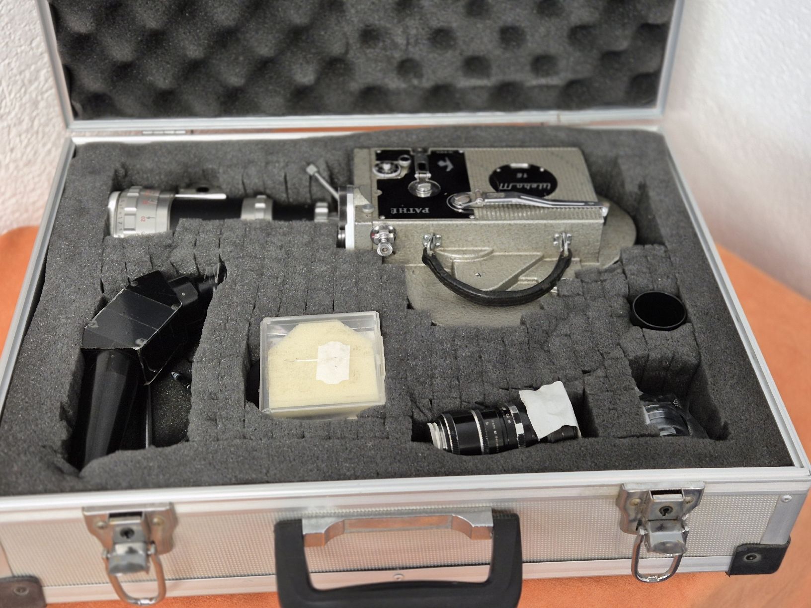 Camcorder: Pathé 16mm Kamera, Berthiot Pan-Cinor, + 2 Objektive, +div. – Gebraucht aus Basel von vintage.watches 9
