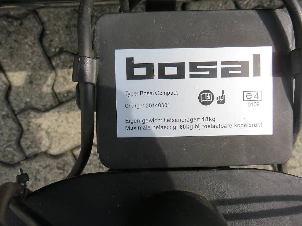 Ganci per rimorchio: Porte-vélo pour attelage Bosal – Usato da Saicourt venduto da mensuze 4