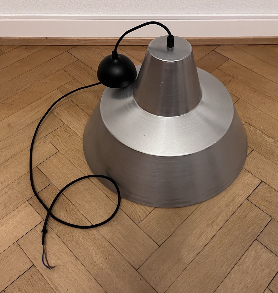 Kronleuchter & Deckenlampen: Designerlampe Made by Hand Aluminium – Gebraucht aus Basel von Nath- 1