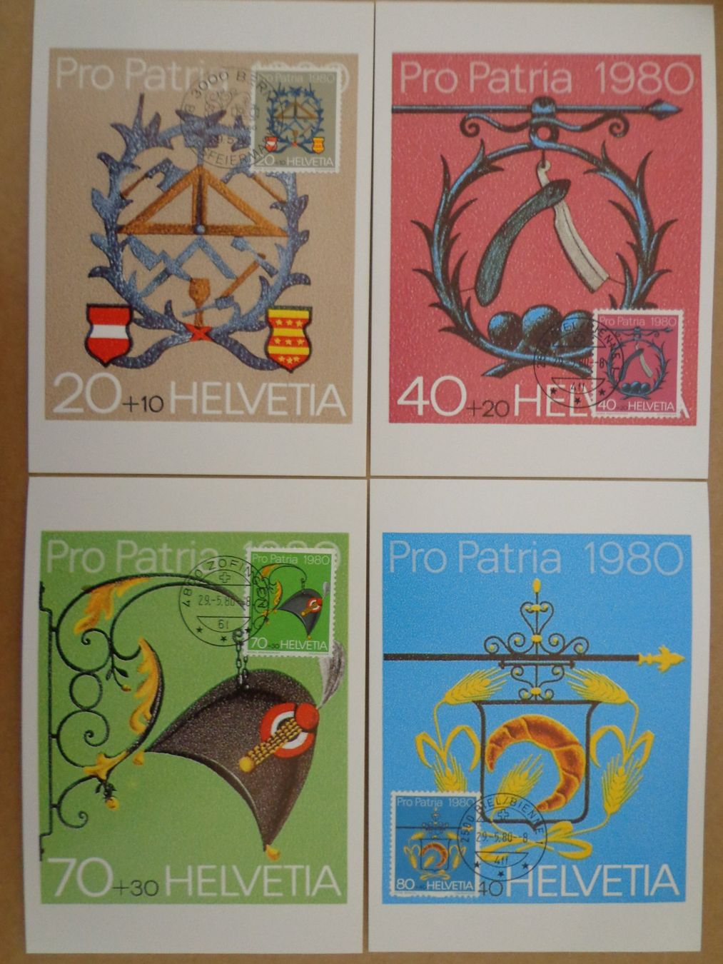 Tutti i francobolli: Set 4 Maximumkarten MK PRO PATRIA PP 1980 Bundesfeiermarken – Nuovo (secondo la descrizione) da Le Locle venduto da aou_rf8w