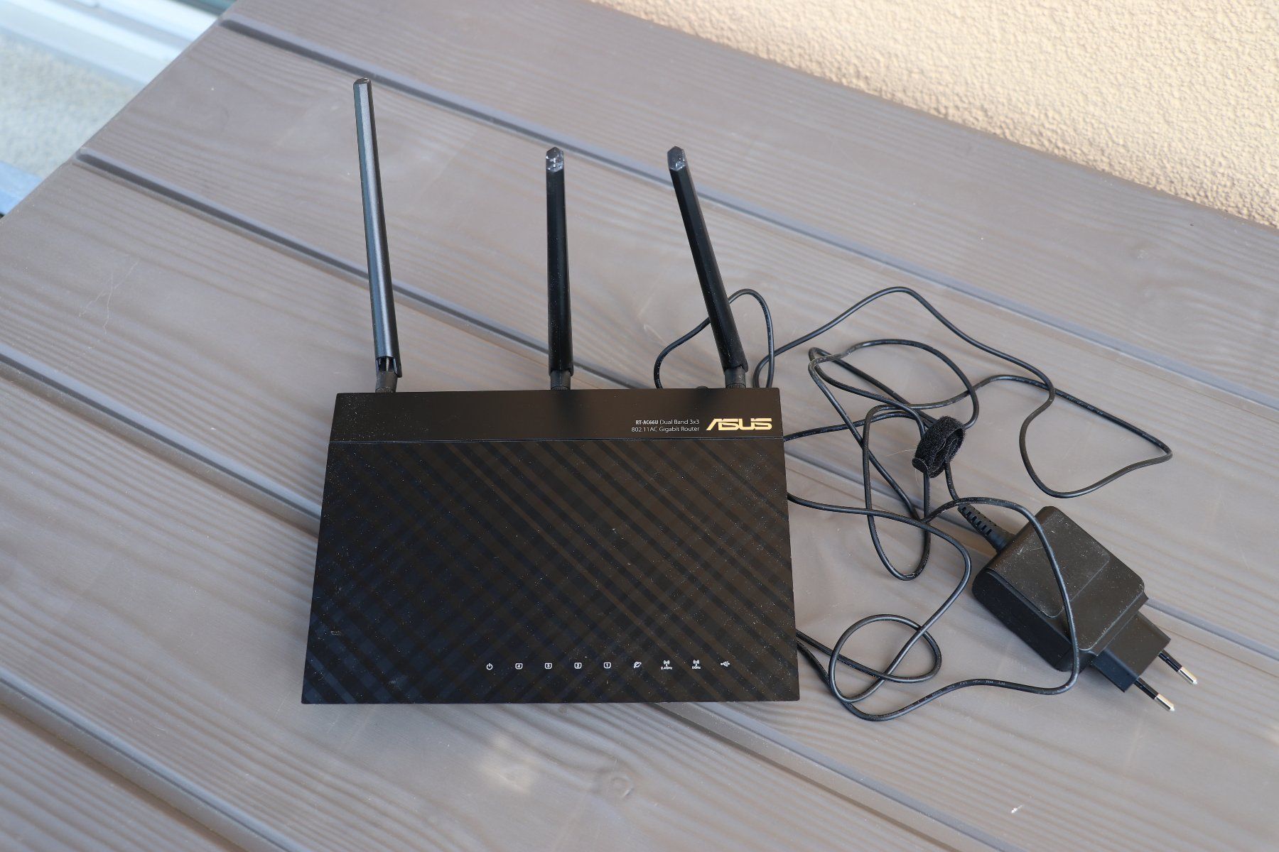 Asus Modem & Router: Wlan Router ASUS Mesh-System RT-AC66U – Usato da Lenggenwil venduto da Reto888 1