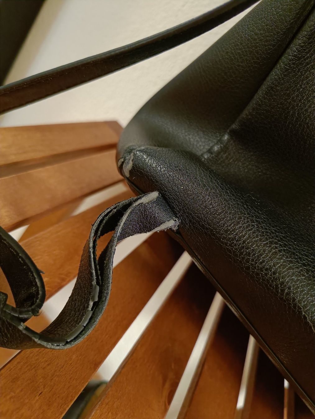 Zara Zaini: ZARA Rucksack schwarz gebraucht – Usato da Zürich venduto da Atelier.Second 2