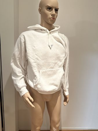 Supreme Hoodie Grösse L - Perfekt für den Herbst!