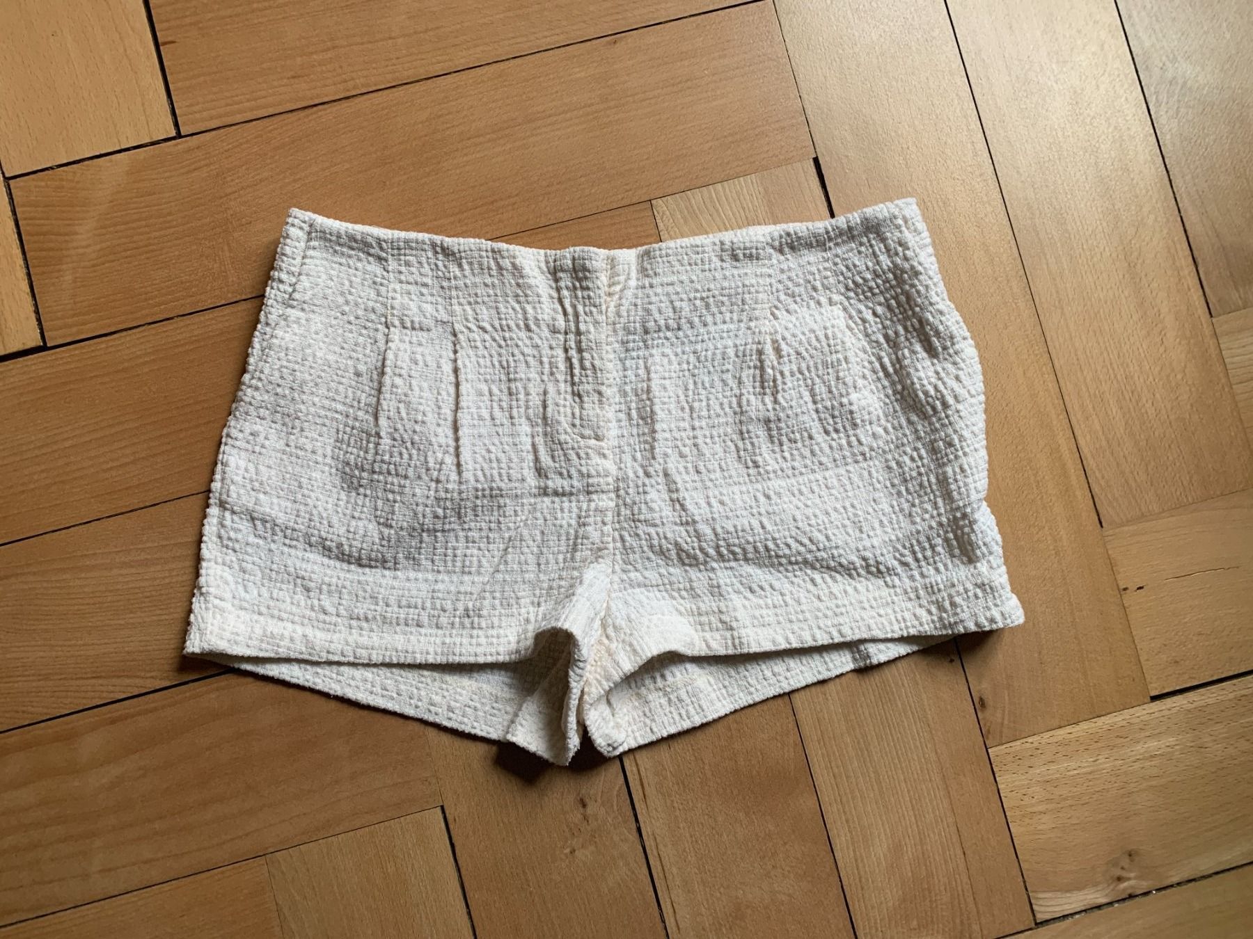 H&M Hosen: Shorts crème - 38 – Gebraucht aus Zürich von Diazaio