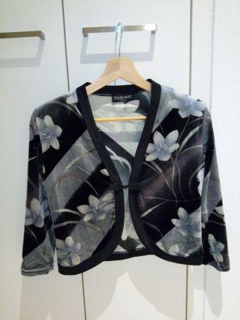 Festliches Bolero Jäckchen, mit Blumenmuster, aus Satin, S