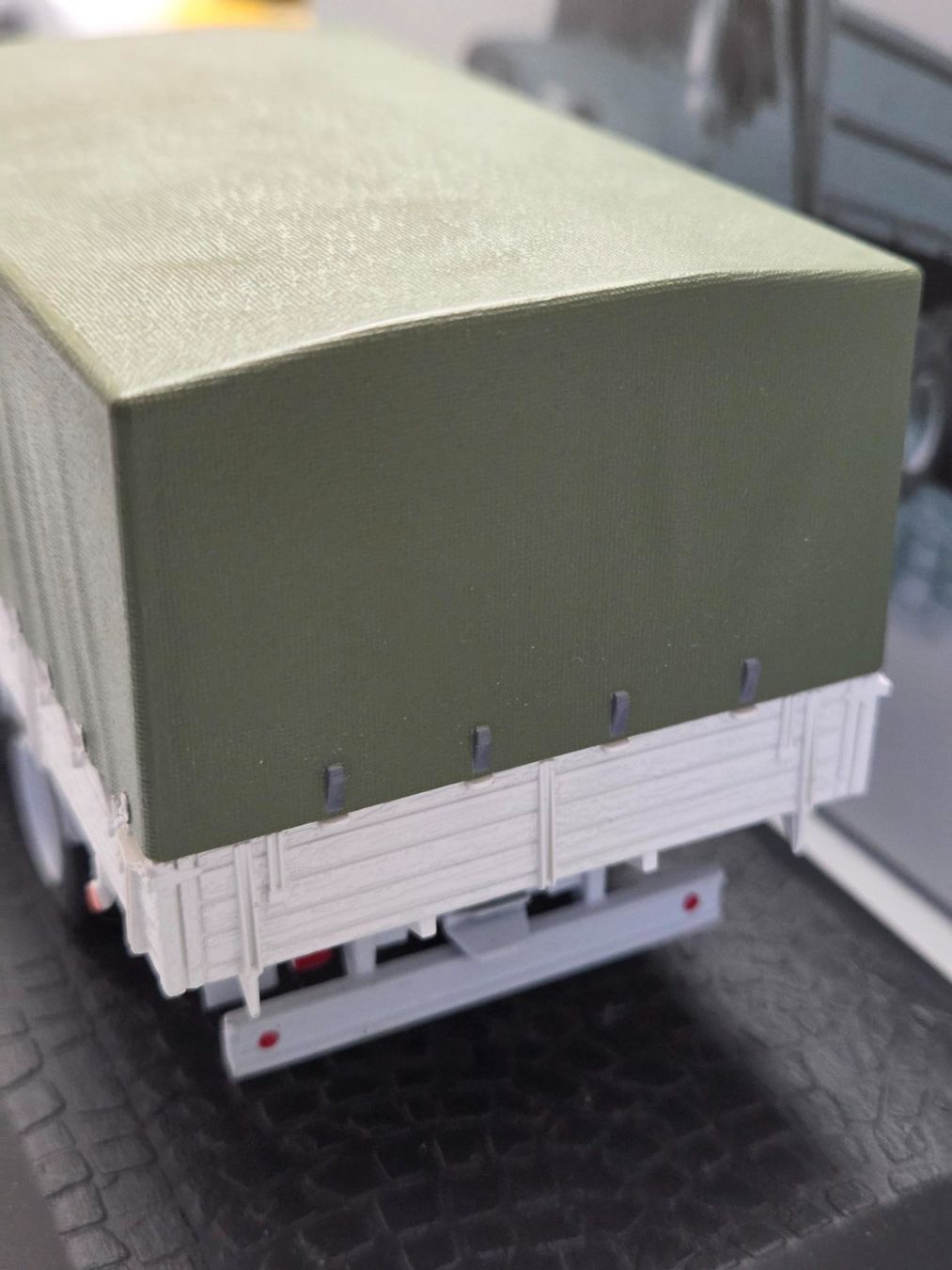 Modellini d'auto: Modellauto Robur LD 3001 Pritsche Plane 1:43 – Nuovo (secondo la descrizione) da Luzern venduto da Kartenansicht 3