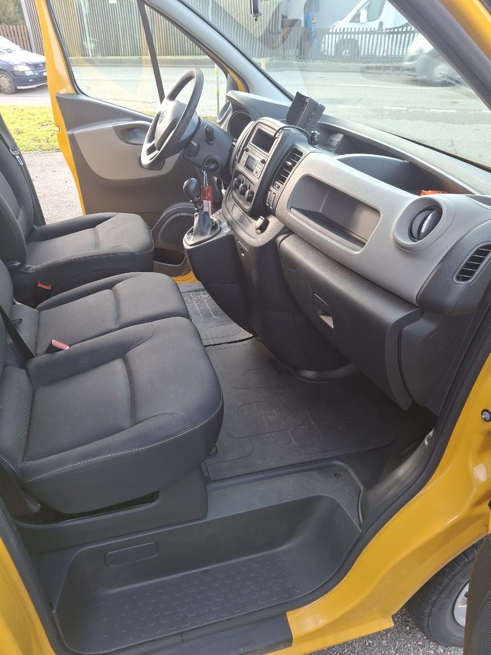 Renault Nutzfahrzeuge: Renault Trafic – Gebraucht aus Fulenbach von Explorer70 4