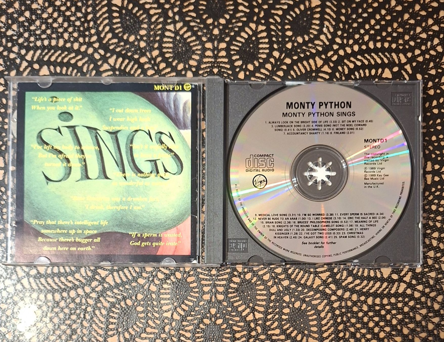 CD: Monty Python - Sings, UK Comedy Pop CD Album 1989 – Usato da Amriswil venduto da Celini3 2