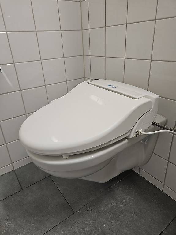 WC: Closomat Aufsatz  – Usato da Zürich venduto da schauwem