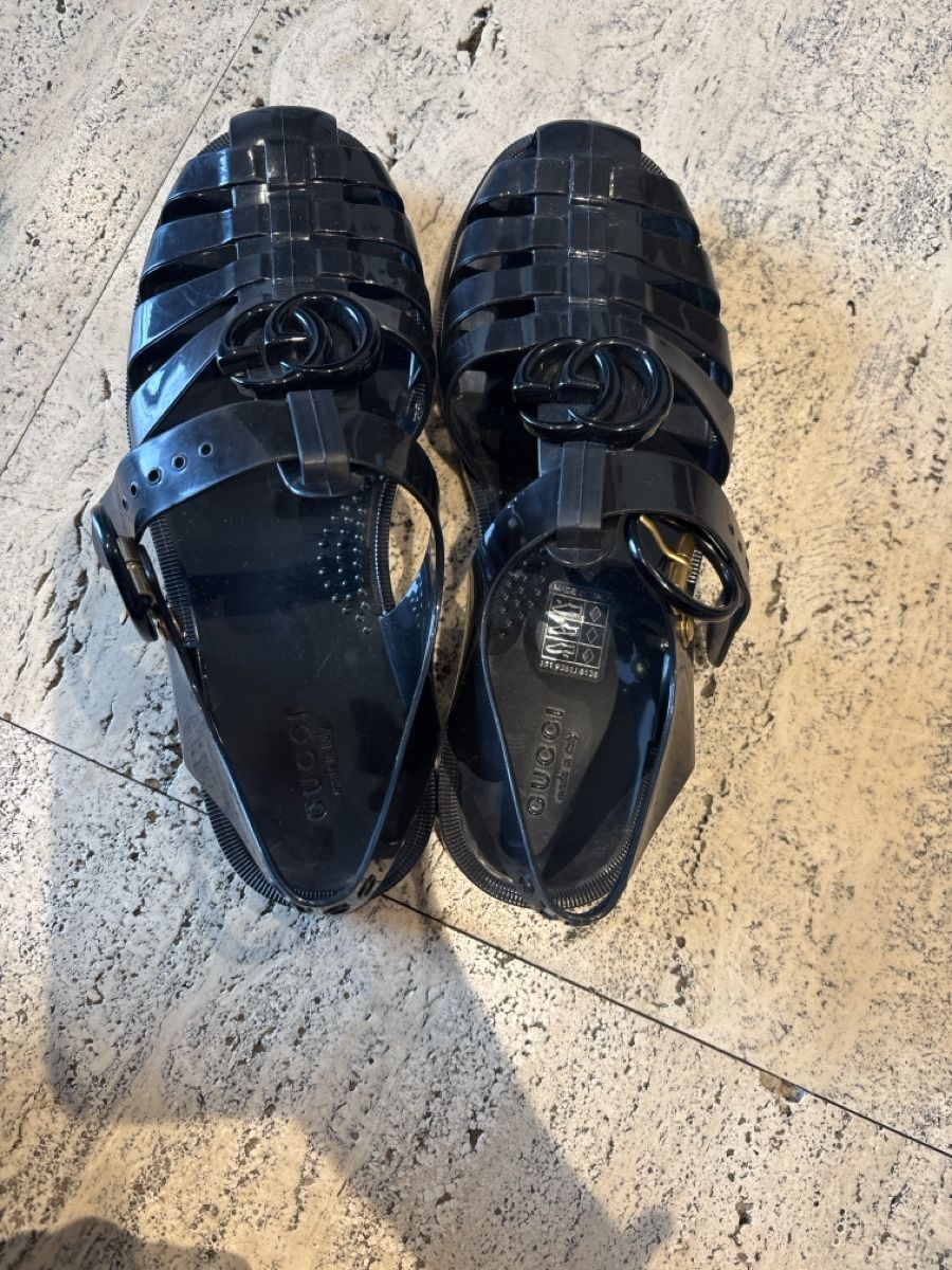Gucci Scarpe per ragazze: Gucci Badeschuhe Grösse 34 – Usato da Salenstein venduto da sehrgut 1