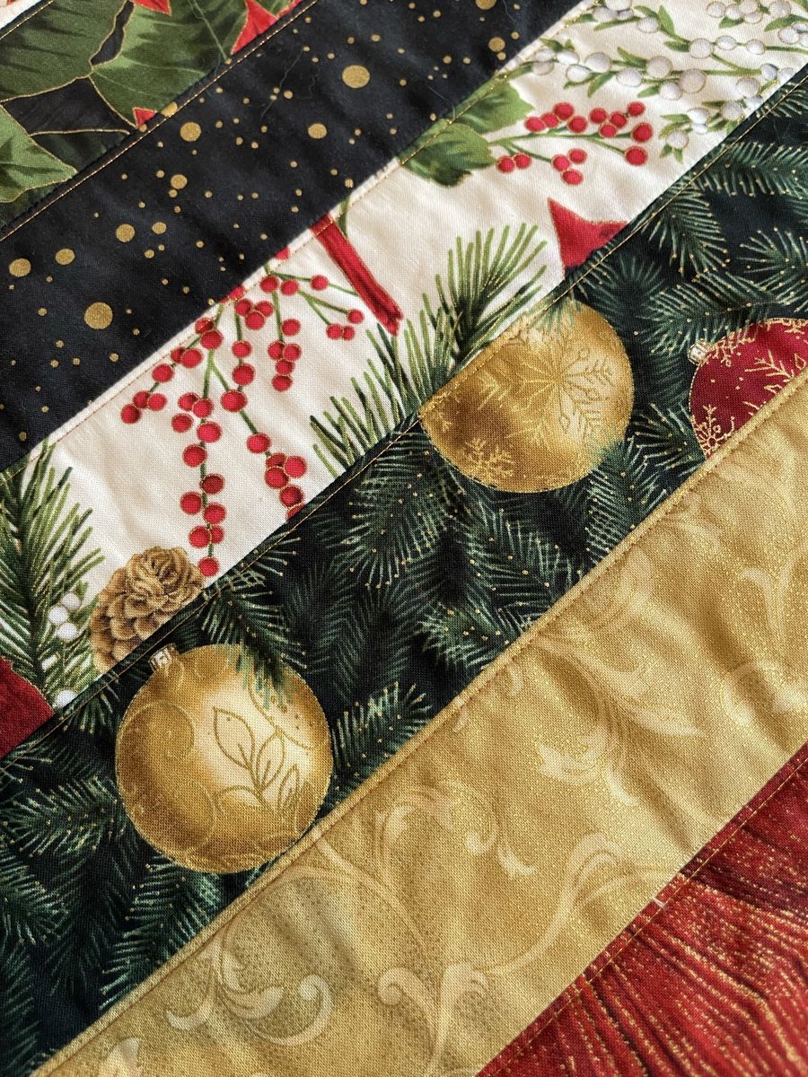 Alle Dekorationen: Chemin de table de Noël patchwork  – Neu und originalverpackt aus La Chaux-de-Fonds von NathalieM07 4