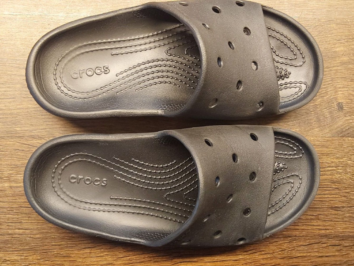 Crocs Scarpe da uomo: Crogs schwarz Grösse 4 und 6 – Nuovo (secondo la descrizione) da Köniz venduto da scopello12