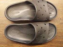 Crogs schwarz Grösse 4 und 6