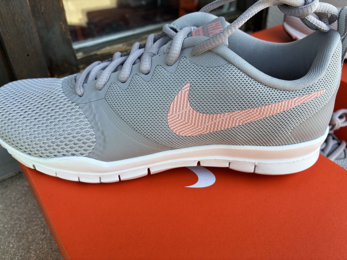 Nike Scarpe da donna: Damen Turnschuhe Nike Flex Essential Grösse 38.5 NEU – Nuovo e nell'imballaggio originale da Zürich venduto da Msirco 2