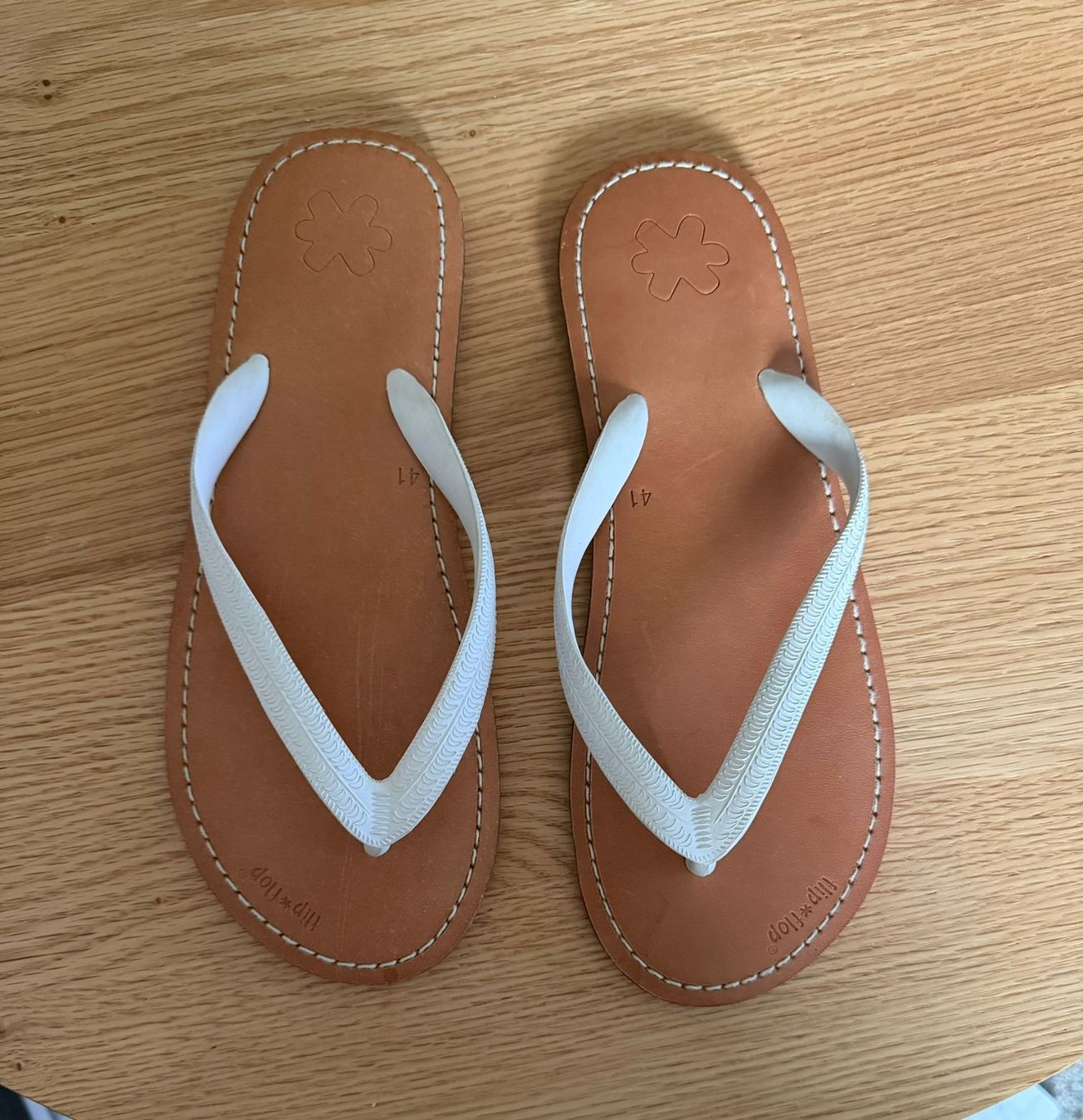 Scarpe da donna: Leder Sohle Flip Flop weiss Grösse 41 – Nuovo (secondo la descrizione) da Nussbaumen AG venduto da brigitebardot