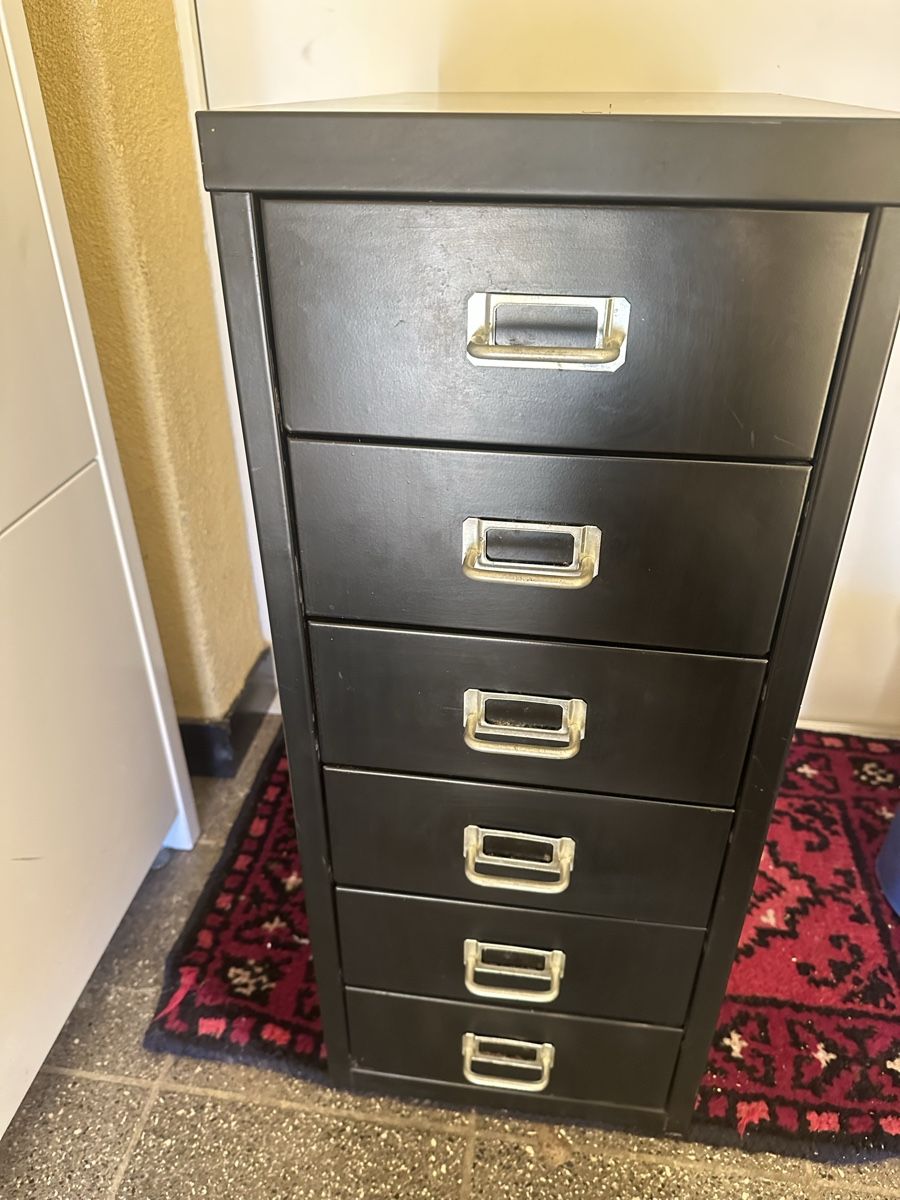 Cassettiere: Kommode  Metall IKEA mit 6 Schubladen – Usato da Uster venduto da bek_v2ct