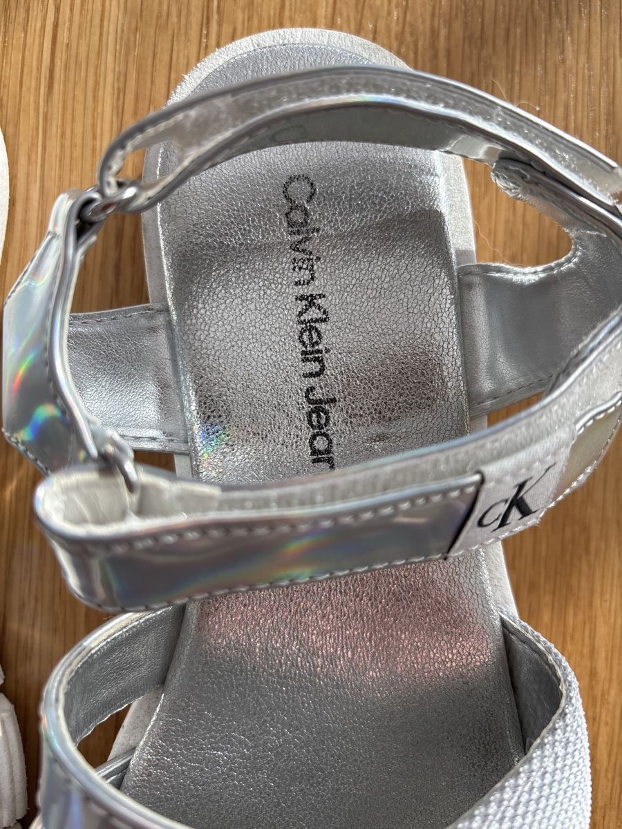 Calvin Klein Scarpe per ragazze: Sandalen Grösse 35 Calvin Klein – Usato da Emmenbrücke venduto da taigi01 1