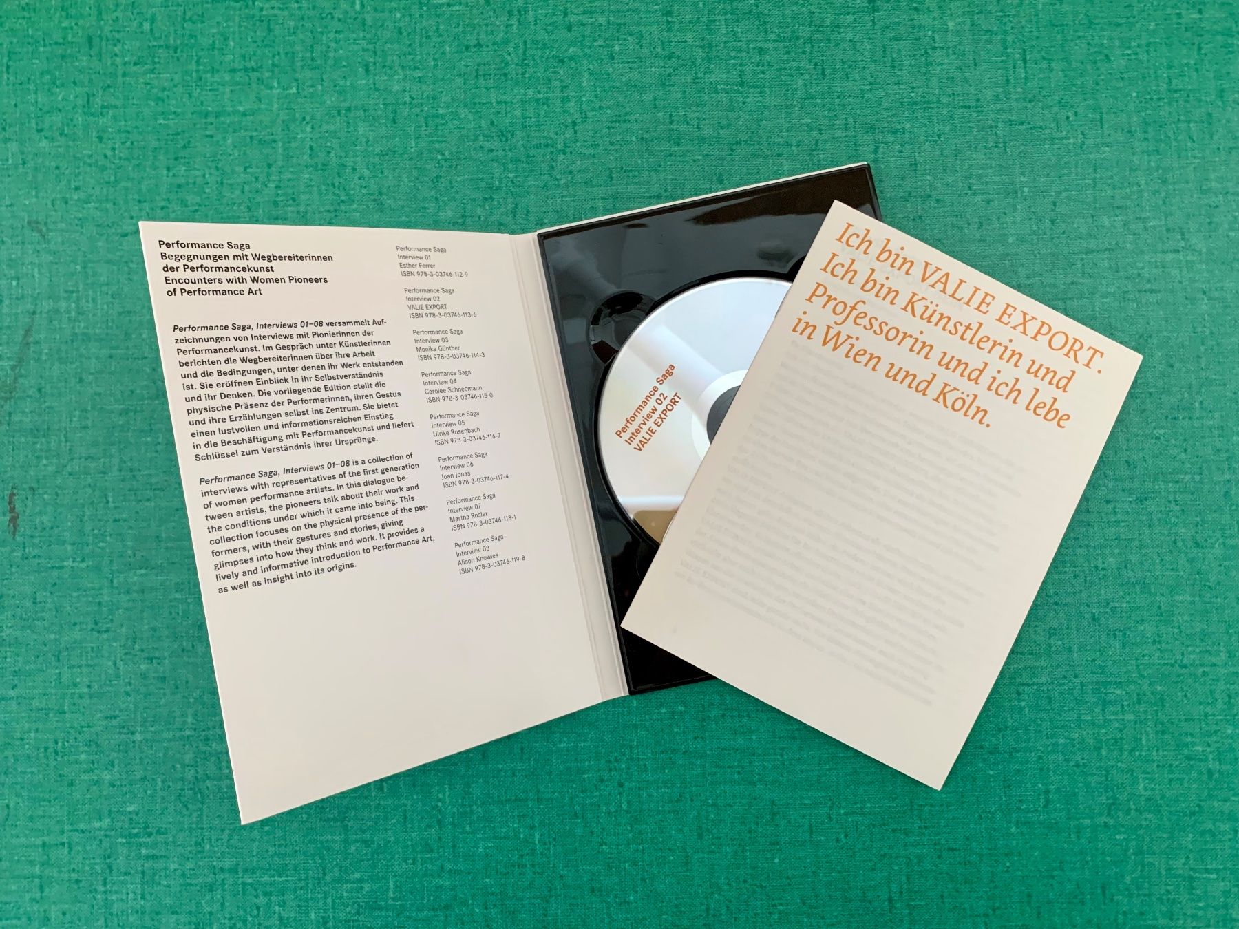 Tutti i DVDs: Performance Saga 1 - 8 / Wegbereiterinnen Performancekunst – Usato da Zürich venduto da ZuercherBrockenhaus 2
