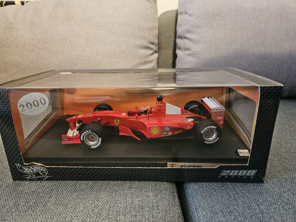 HotWheels 1:18 M. Schumacher Ferrari F1-2000 campeón del mundo de Fórmula 1 2000 GP de Suzuka