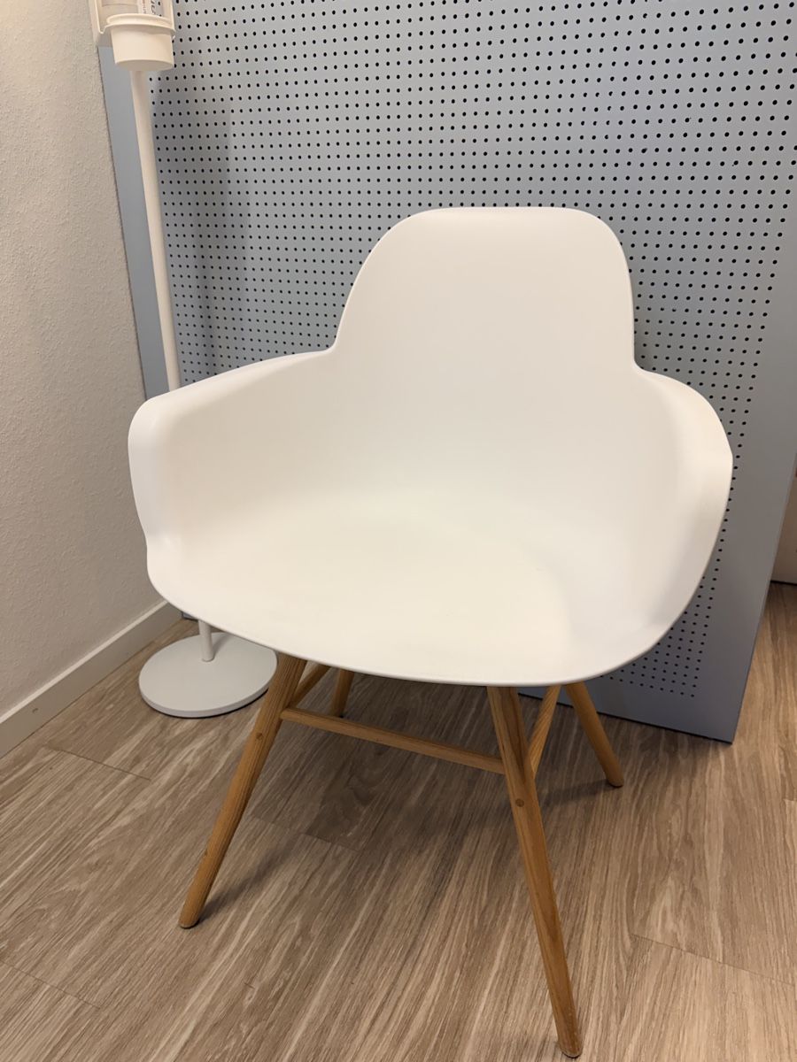 Ikea Chaises: 4 Chairs / 4 Chaises – D'occasion à Paudex par fay_798g