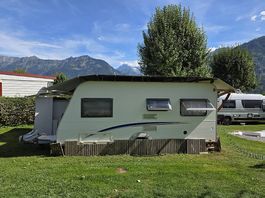 Wohnwagen Bürstner Averso, Vorzelt + Erker, Schneedach 