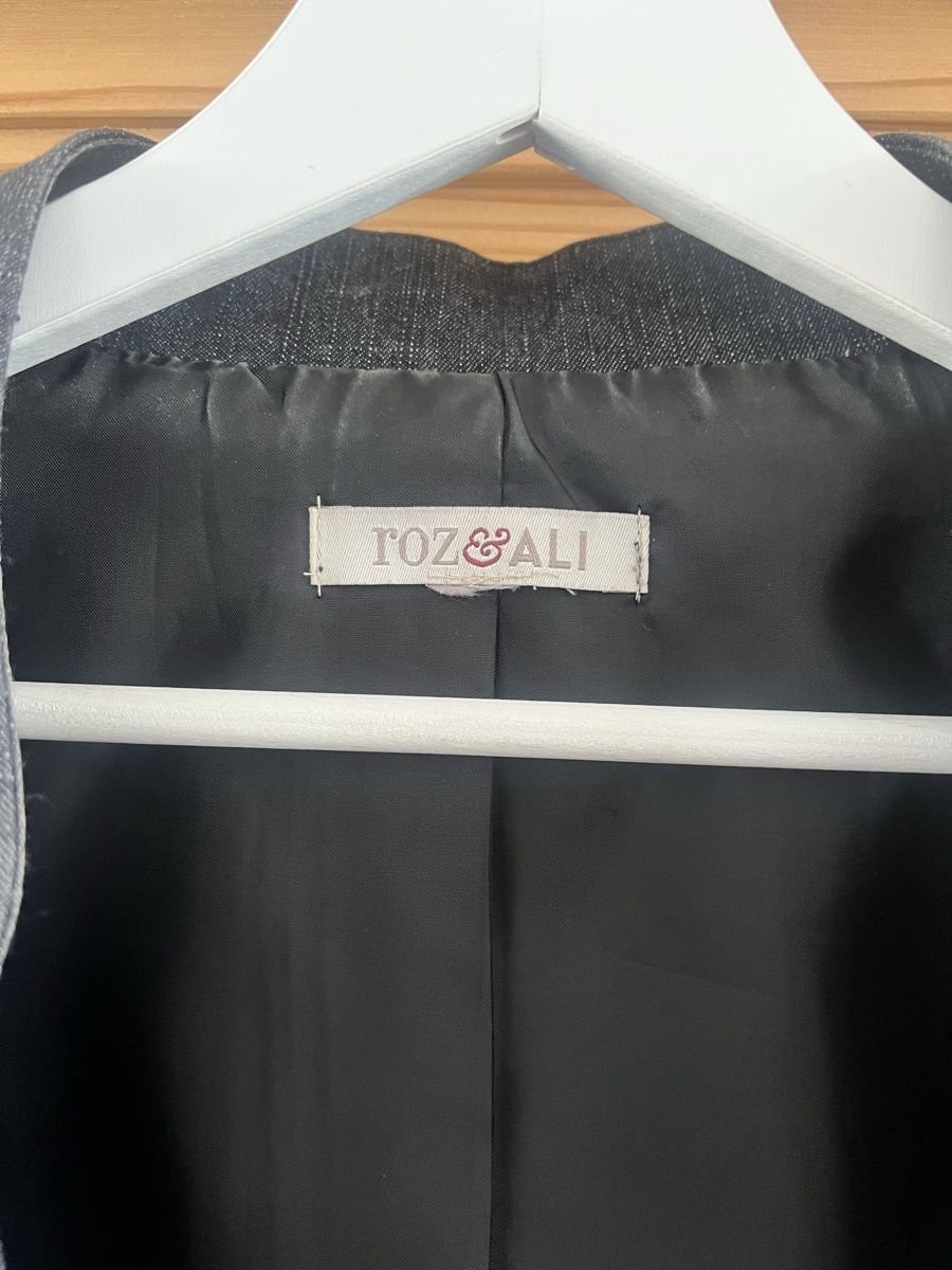 Giacche: Blazer grau Rozali 46 – Usato da Kreuzlingen venduto da Mirabilis0628 1