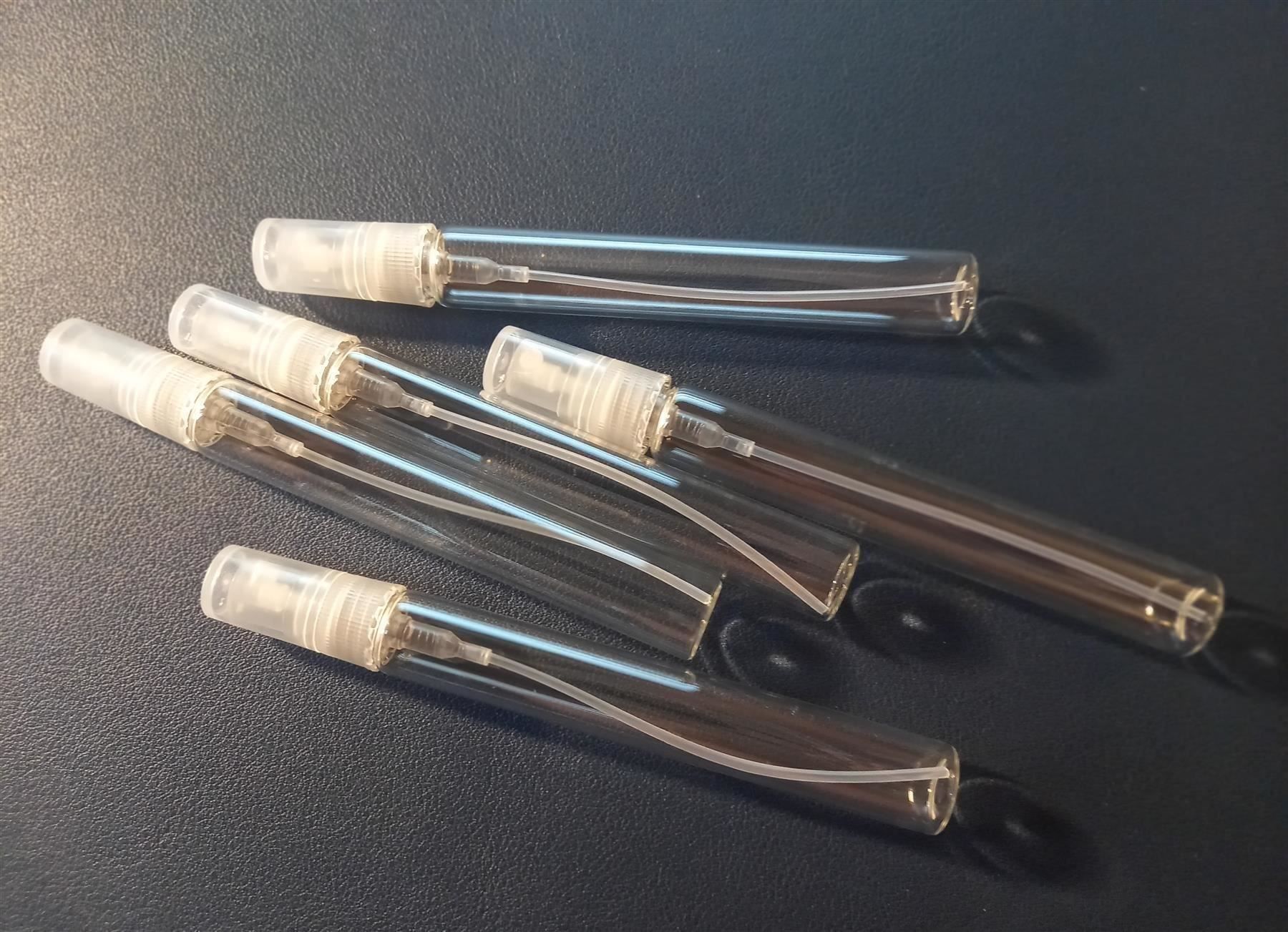 Flacons: 50x Mini Parfümflaschen 5ML / Mini Bouteilles de Parfum – Neu und originalverpackt aus Lausanne von novastoris