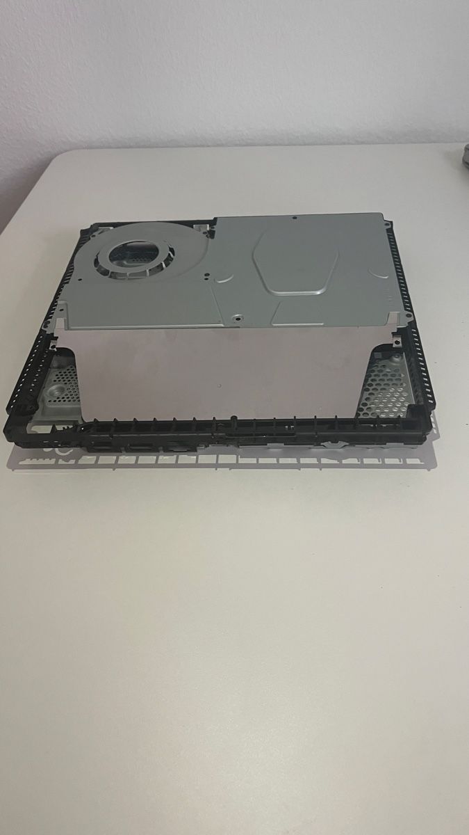 Sony Consoles: PS4 Slim Casing – D'occasion à Lausanne par mar_6g2x 3