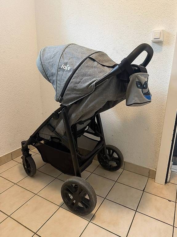 Joie Kinderwagen: Joie Litetrax Kinderwagen – Gebraucht aus Kriens von Rina456