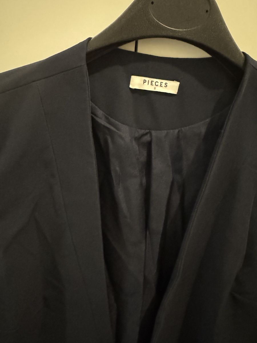 Pieces Giacche: Blazer – Usato da Regensdorf venduto da angie2810 1