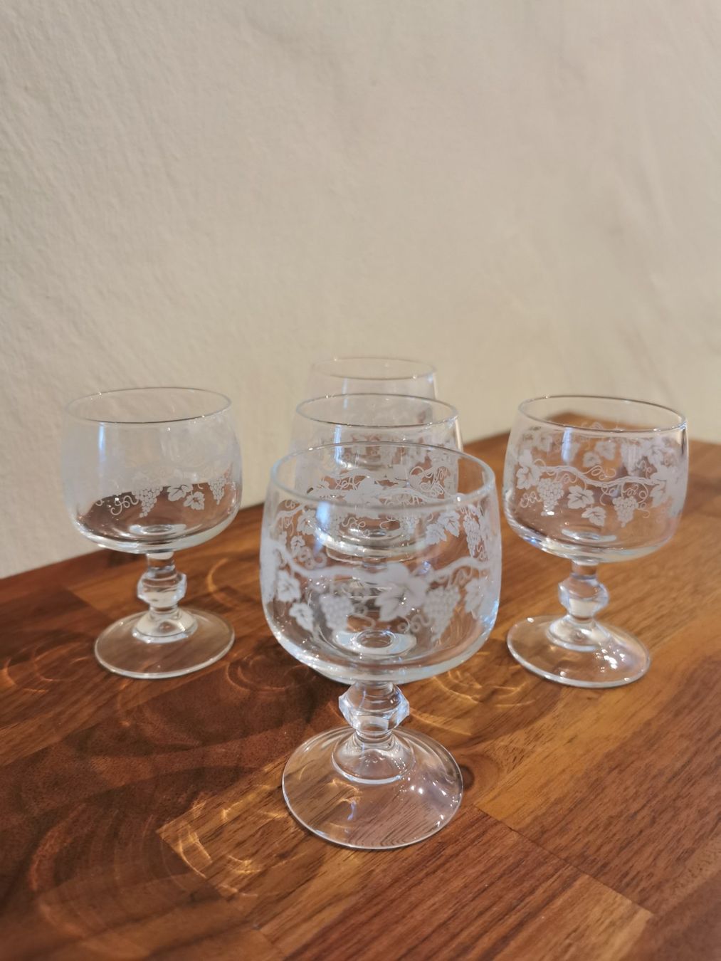 Bicchieri: 5er Set Schnapsgläser mit Traubenmuster / Höhe 8cm – Usato da Boniswil venduto da Totomat-Lady2 1