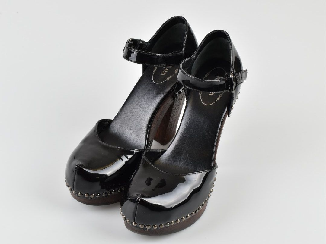 Prada Scarpe da donna: Prada Lackleder Pumps, Gr.37, neuwertig – Nuovo (secondo la descrizione) da Nürensdorf venduto da 2ND_STORY 1