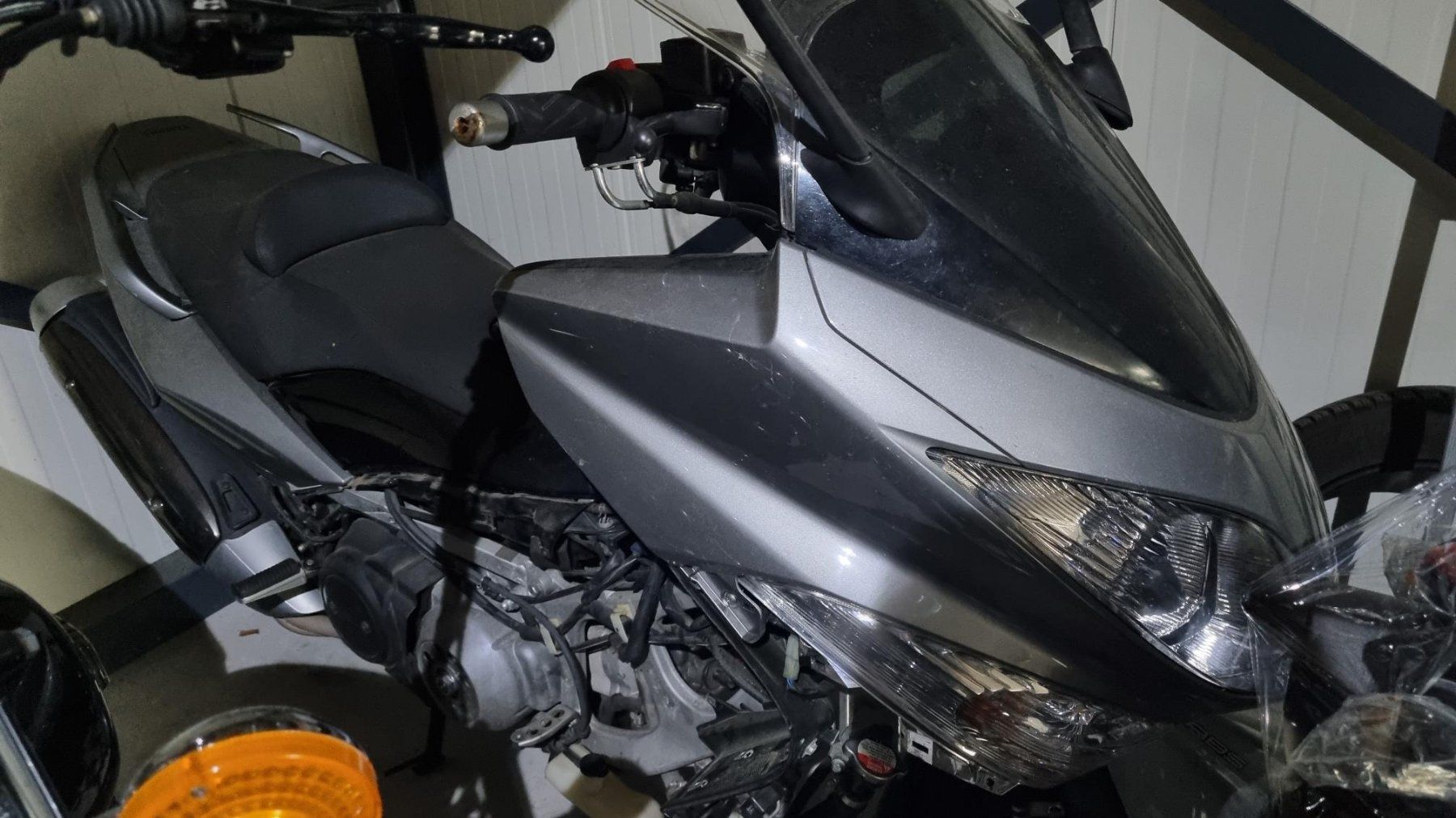 Yamaha Scooter: Tmax 500 mit Motorschaden! – Usato da Sargans venduto da pirelli146