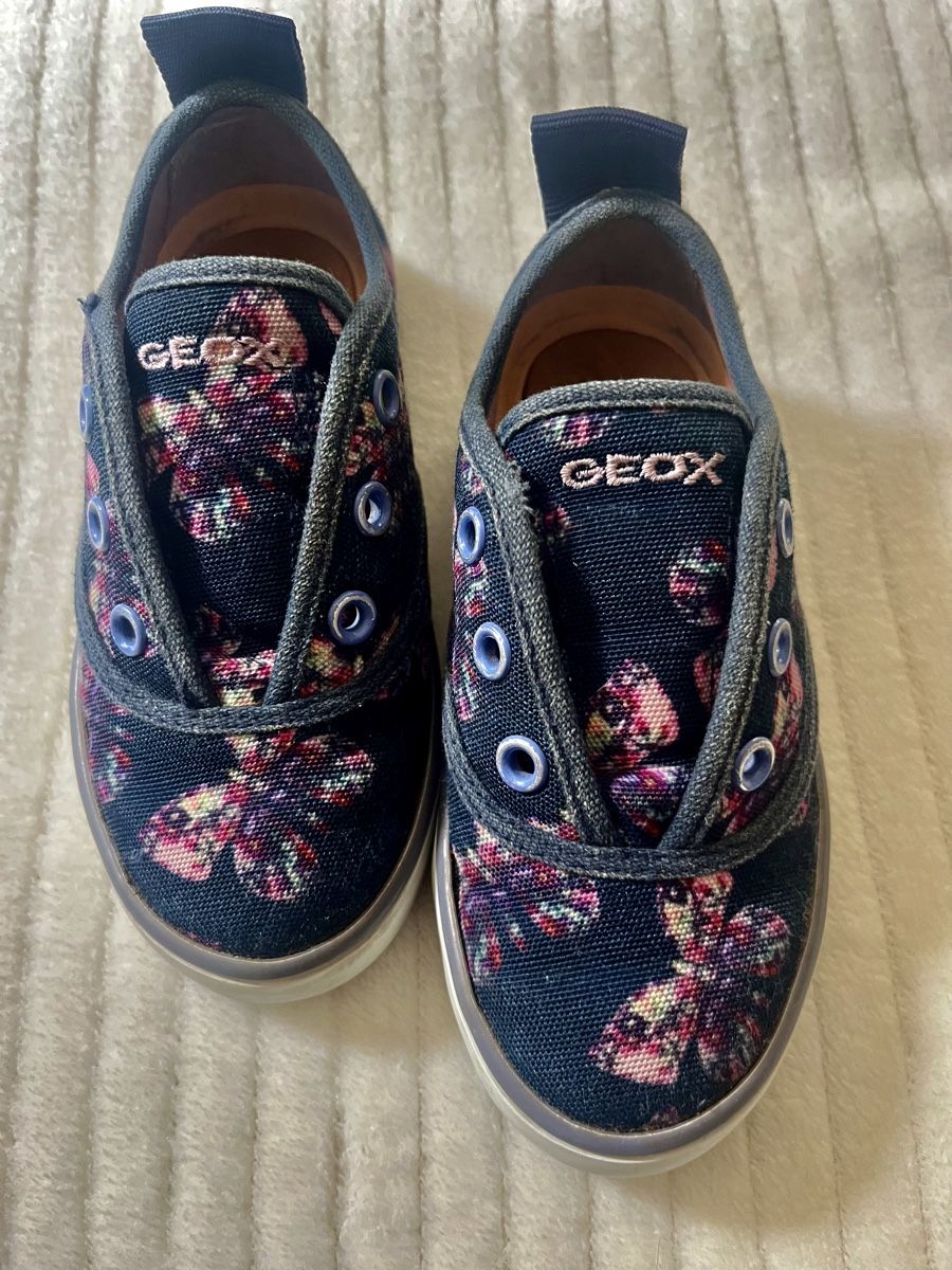 Geox Scarpe per ragazze: Mit Gummizug Slip-On-Sneaker Geox 24 – Nuovo (secondo la descrizione) da Saas-Fee venduto da Marienelly19