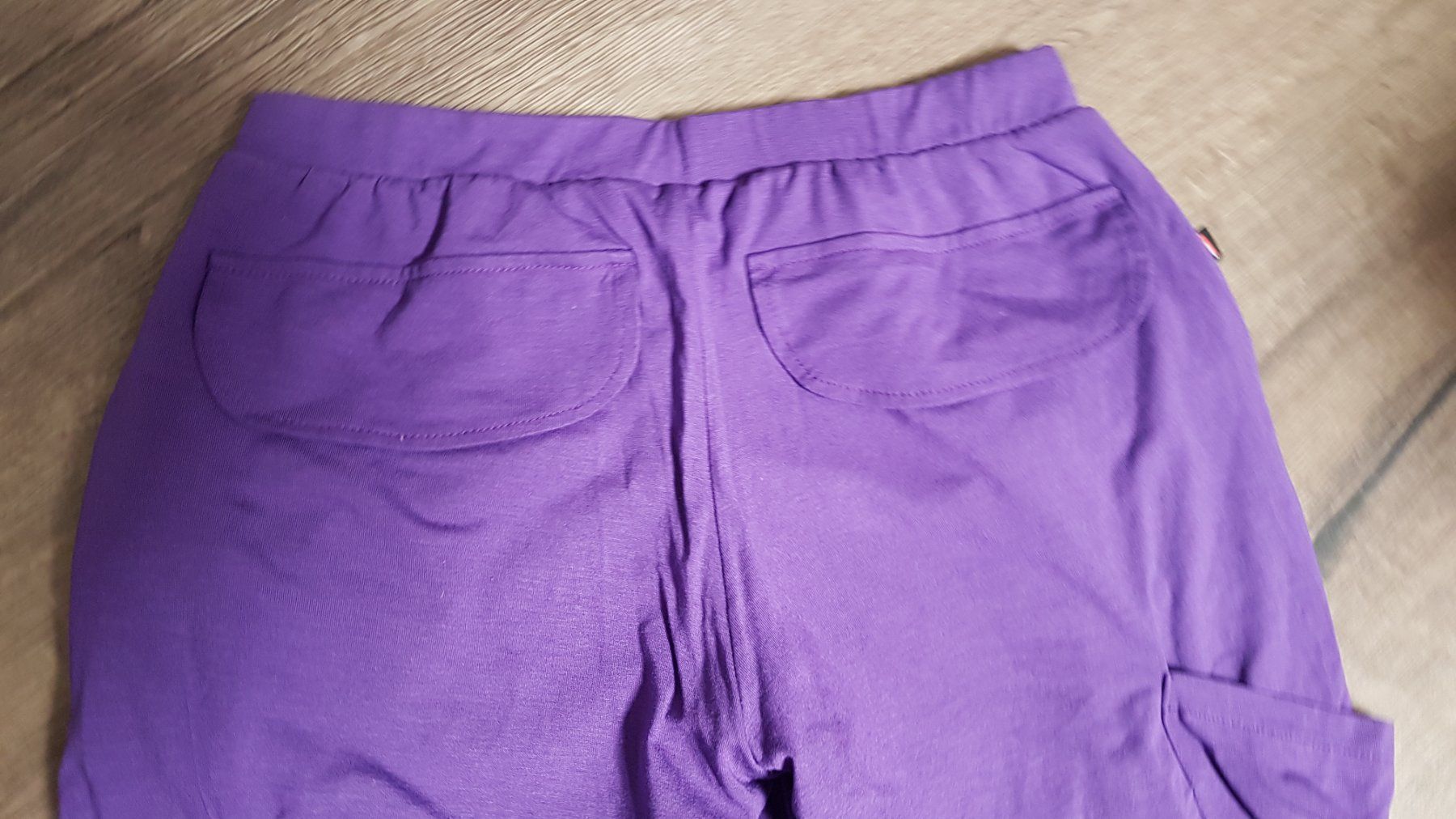 Pantalons: Bermuda violet gr S – D'occasion à Gwatt (Thun) par Letzte-Chance-III 2