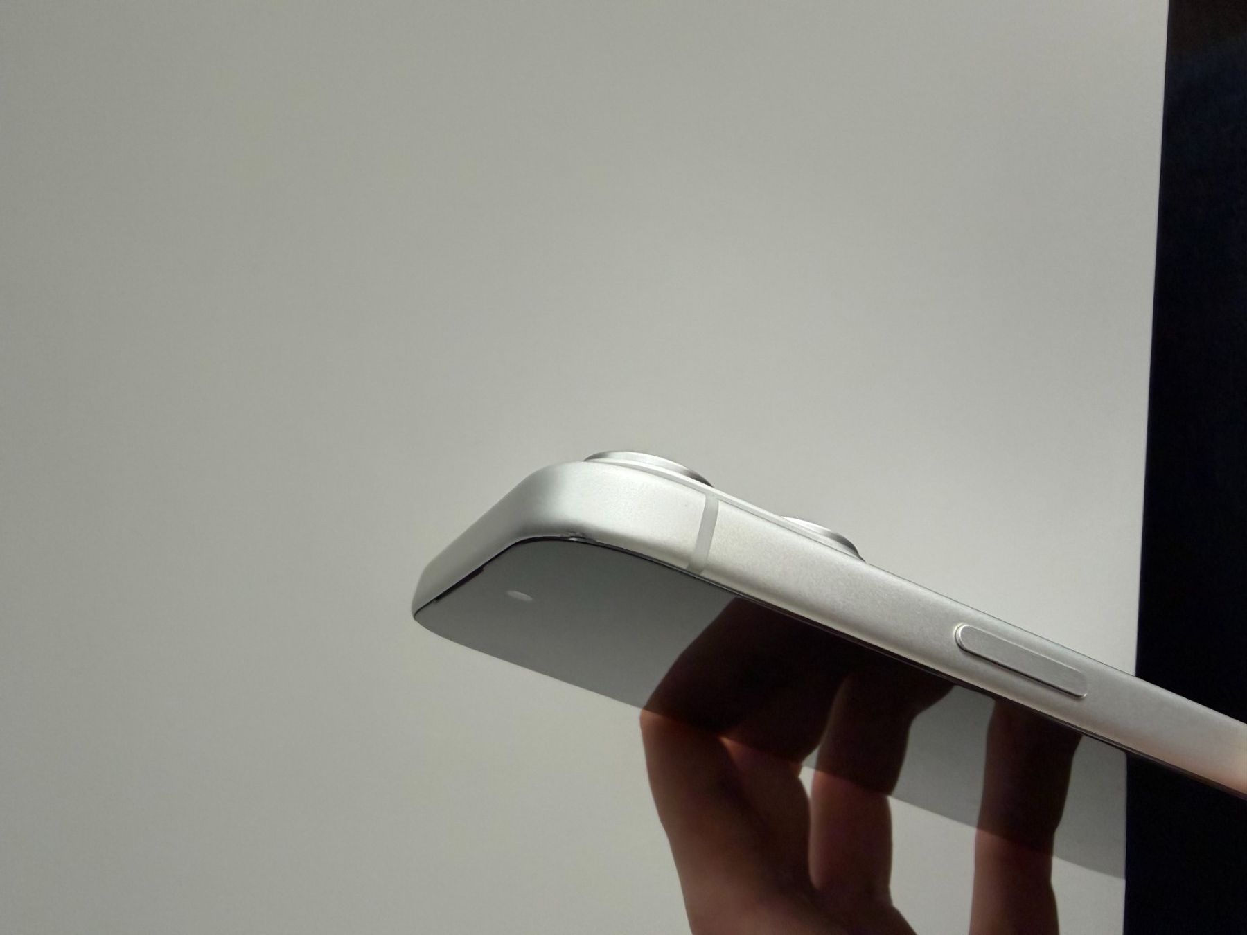 Apple Telefoni cellulari / Smartphones: iPhone 17 Pro Max 1TB Silver – Usato da Laax GR venduto da il_8klkd 1