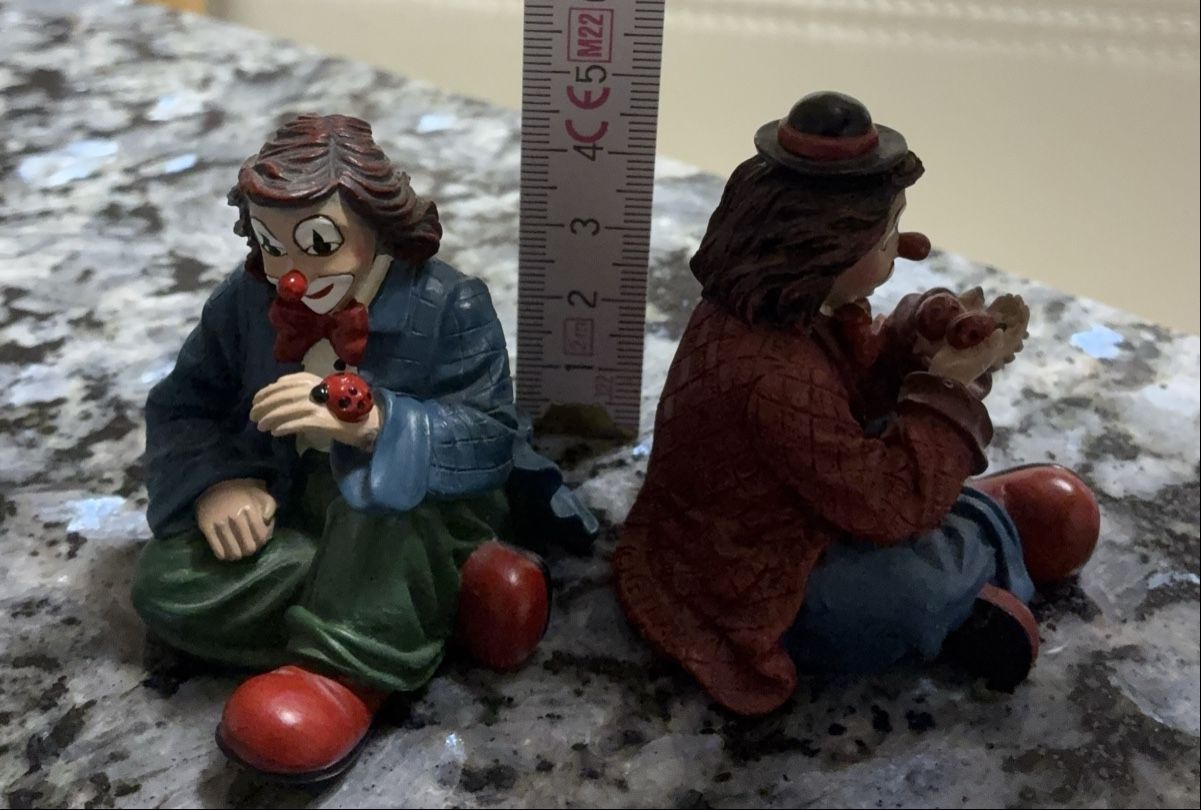 Statuette: 2 Gilde Clowns mit Glückskäfer – Usato da Küssnacht am Rigi venduto da Suchenfinden 1