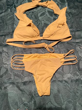 Bikini giallo senape di Calzedonia-S/M-chic e elegante