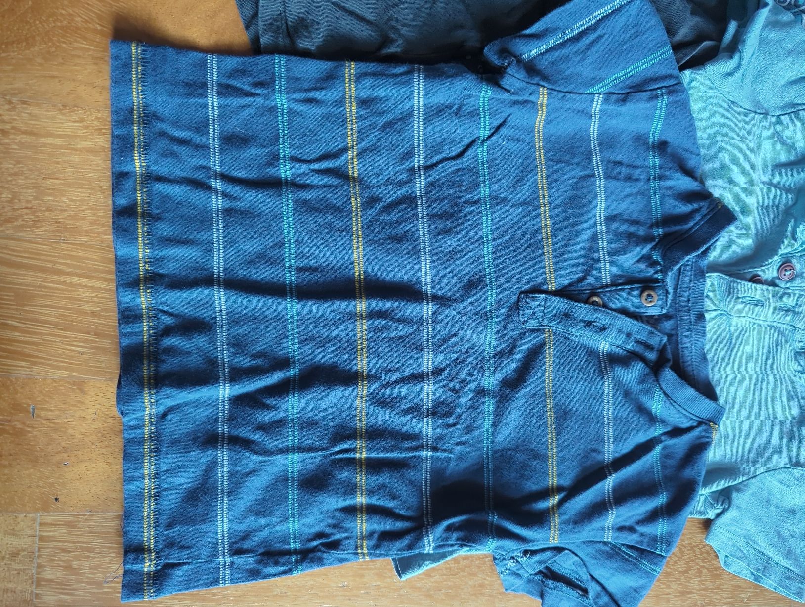 Camicie, T-shirt & Polo: Kinder T-shirt Gr. 98 – Usato da Eglisau venduto da raf_hn2x 3