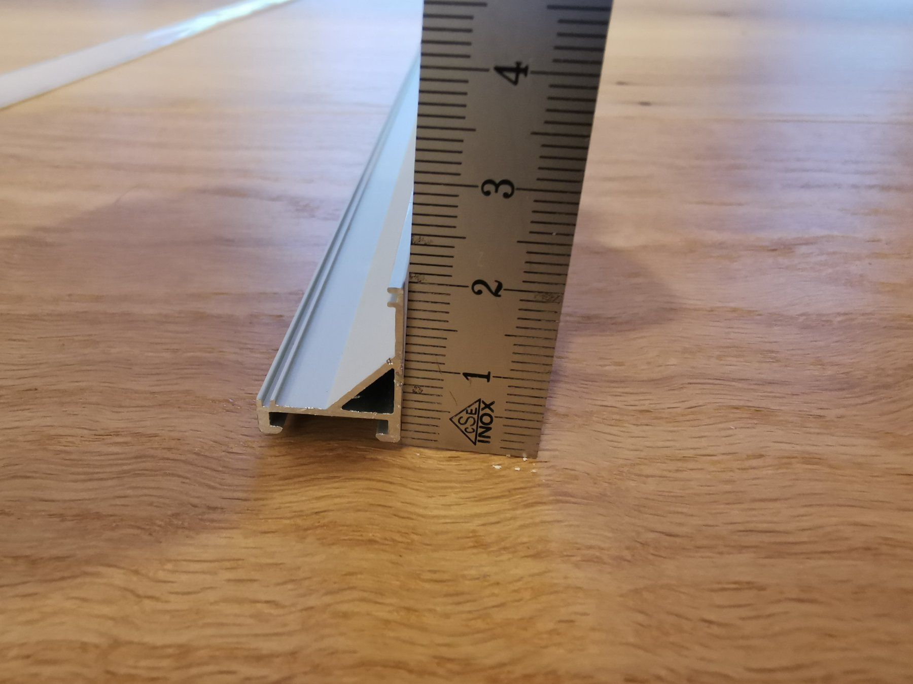 Duftöldiffusoren: LED Eckprofile (8 x 2 Meter) inkl. Diffuser – Neu und originalverpackt aus Wittenbach von  2