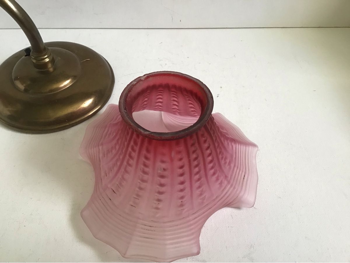 Lampade: Antikes Tischlämpli mit rosa Clöchli – Usato da St. Gallen venduto da Goldlilly 3