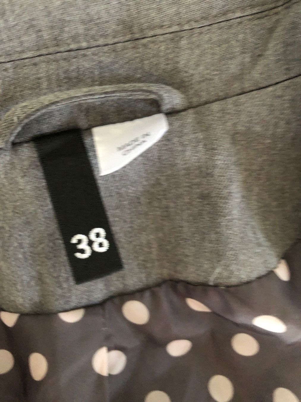 H&M Giacche: Grauer H&M Blazer Gr.38👧🏻 – Usato da Obergerlafingen venduto da cabo4 1