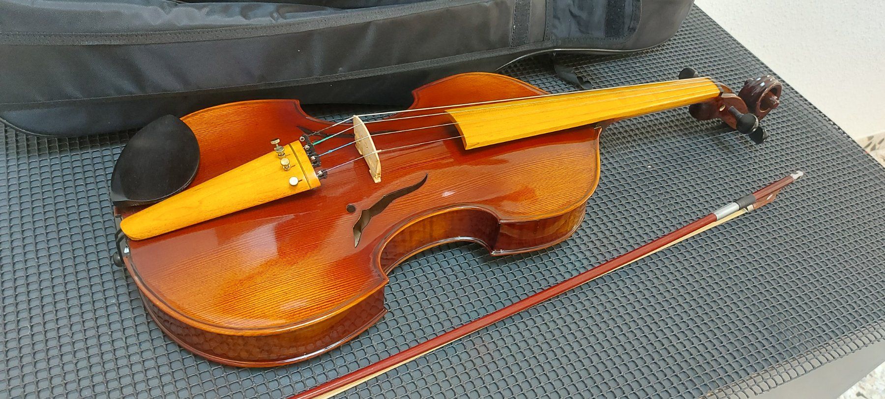 Musikinstrumente: 4/4 Viola Extra Gross inkl.bag und bogen , neuwertig – Neu (gemäss Beschreibung) aus Glattbrugg von Swissmusik 2