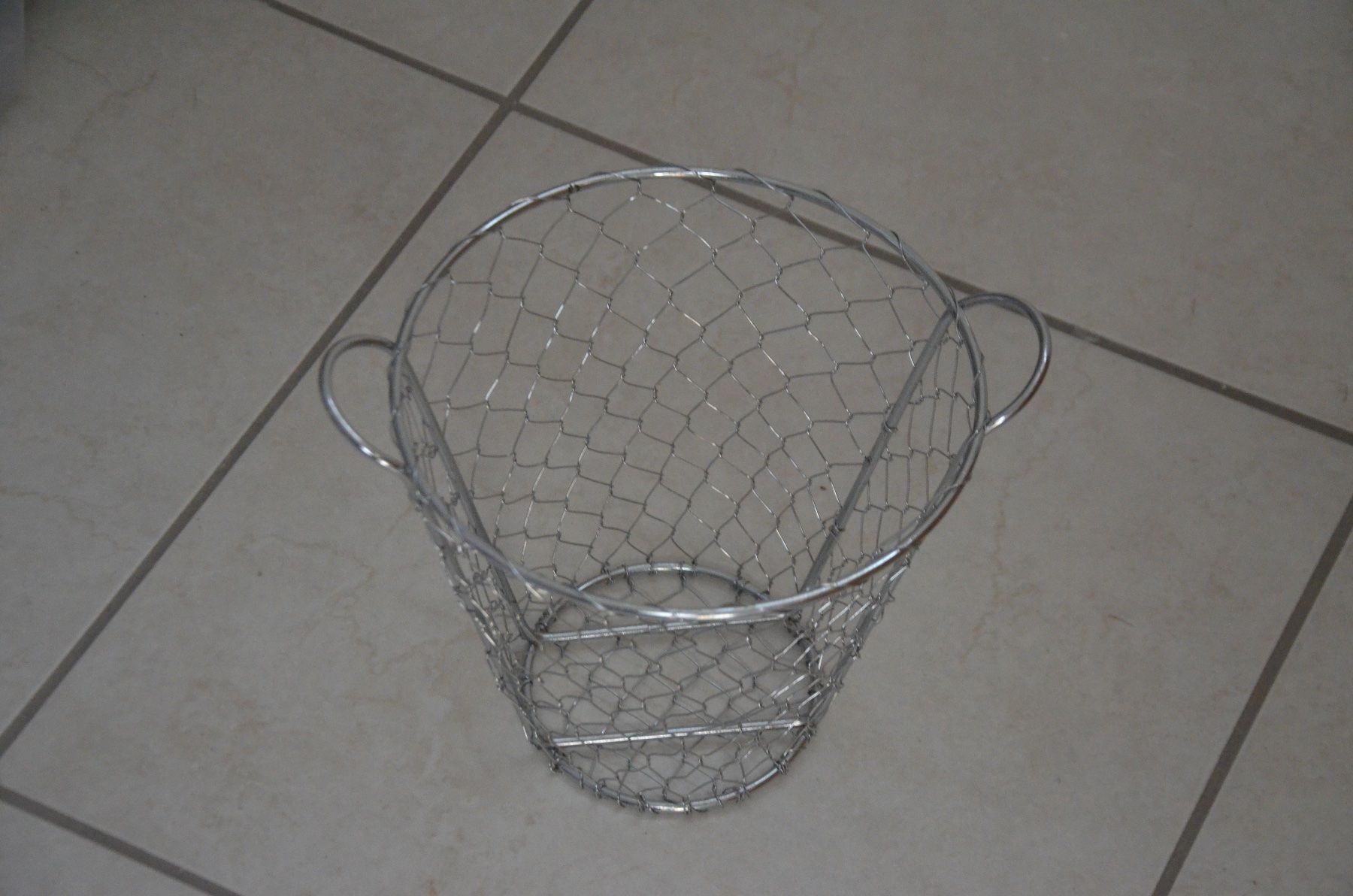 Tutte le decorazioni: OSTERN METALL KORB – Usato da Chiasso venduto da Dolly015