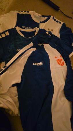 GCZ Capelli Sport Set: Trainingsjacke und 2 T-Shirts, Gröss