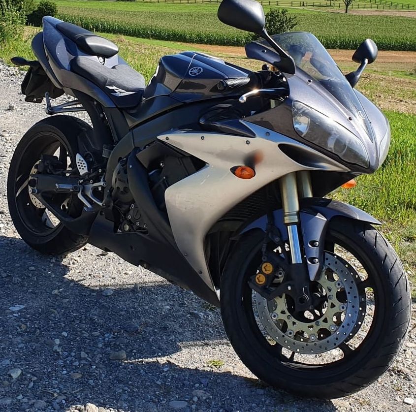 Yamaha Strada: Yamaha R1 – Usato da Kerns venduto da Aviator_Ben
