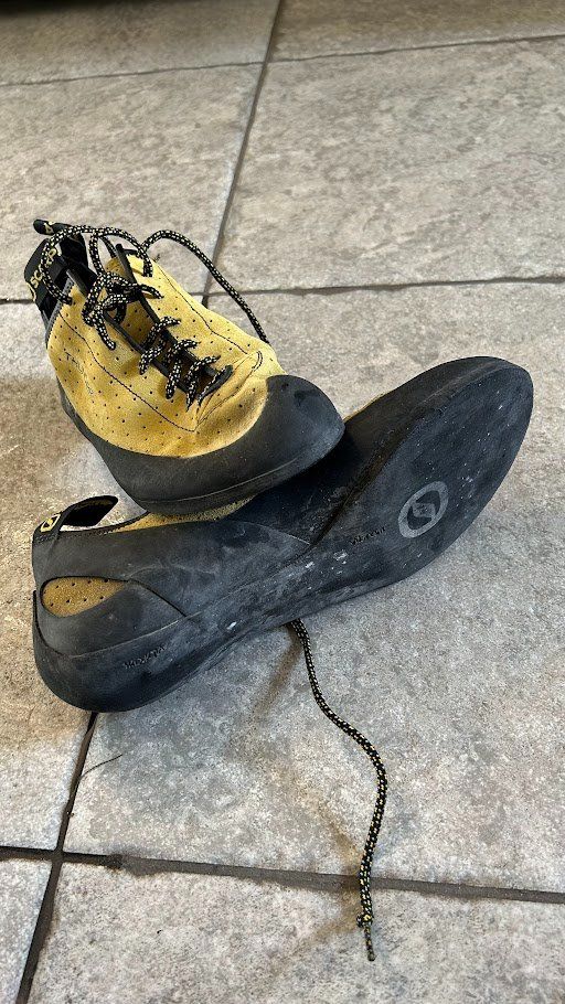 Scarpa Herrenschuhe: Chaussons d'escalade Scarpa Thunder, 43 – Gebraucht aus Fribourg von jimiJ13 3