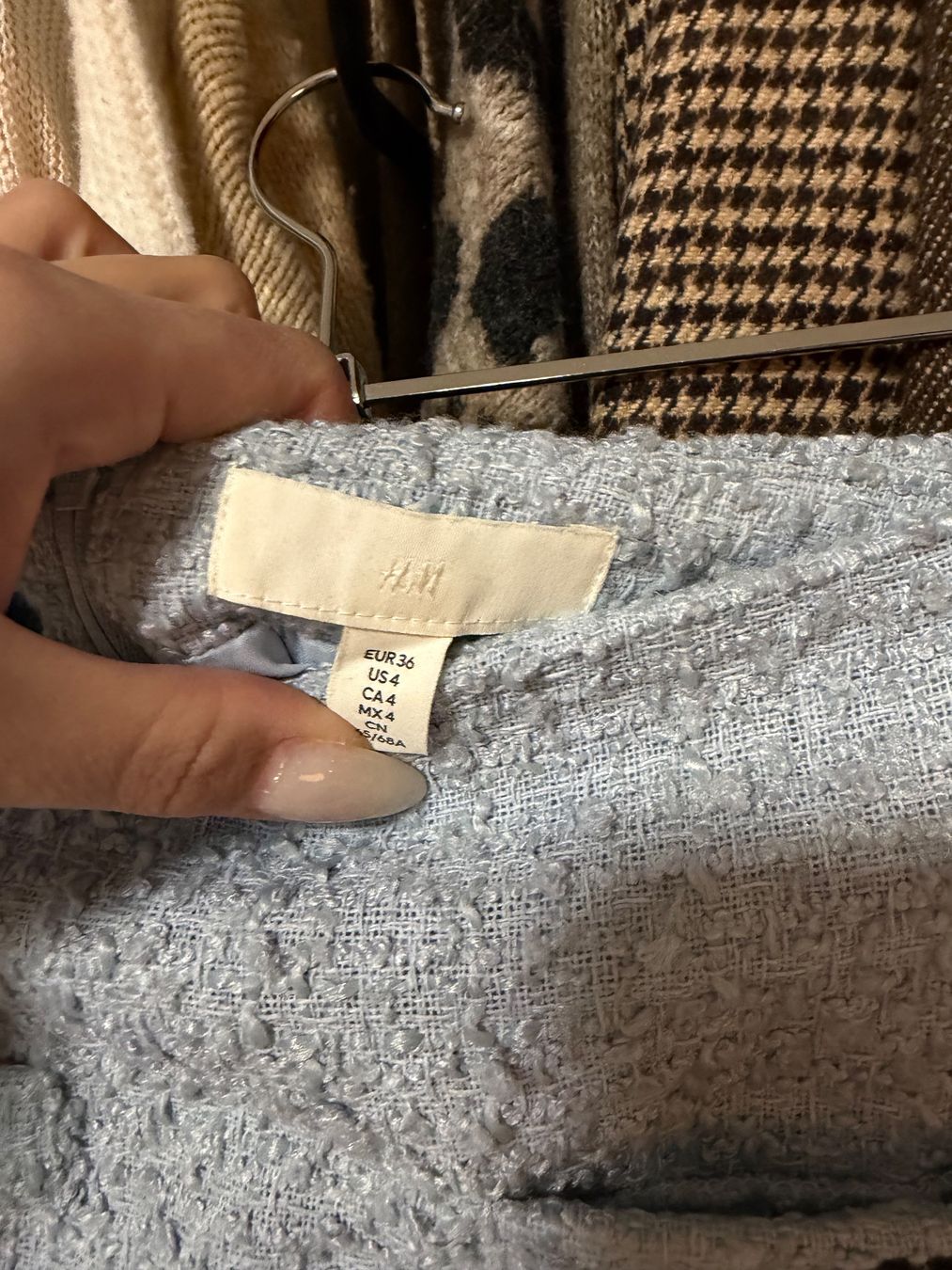 H&M Completi & Tailleur: neuer blauer Tweedanzug von H&M – Nuovo (secondo la descrizione) da Ittigen venduto da zaf_6sy9 4