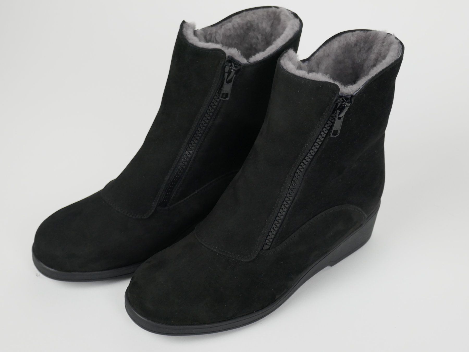 Scarpe da donna: Damen Semler Lammfellstiefel Gr. US 7 / 38 – Usato da Urtenen-Schönbühl venduto da Restwert_Schoenbuehl 1