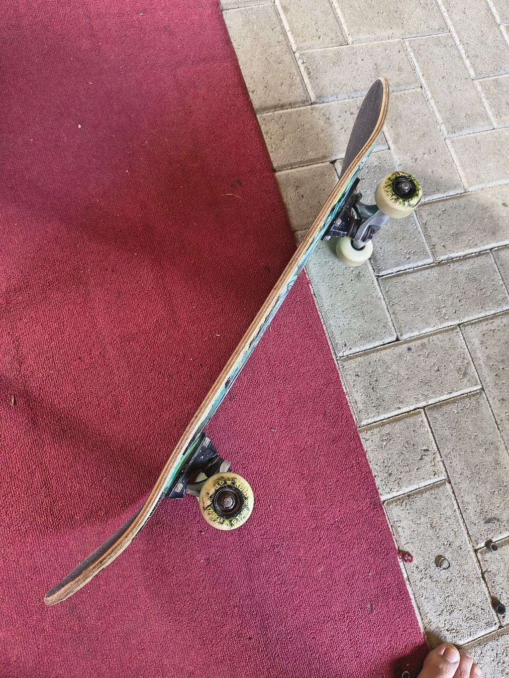 Skateboards: Skateboard mit coolem Design,  – Usato da Sachseln venduto da and_vp77